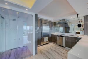 345 Ocean Dr, Miami Beach, FL 33139, Sold 02/16/22