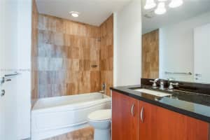 300 S Biscayne Blvd, Miami, FL 33131, Sold 03/18/22