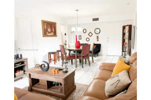 4707 NW 7th St, Miami, FL 33126, Sold 02/10/22