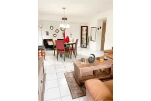 4707 NW 7th St, Miami, FL 33126, Sold 02/10/22