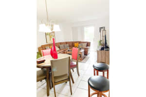 4707 NW 7th St, Miami, FL 33126, Sold 02/10/22