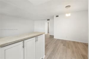 808 SE 7th St, Deerfield Beach, FL 33441, Sold 02/04/22