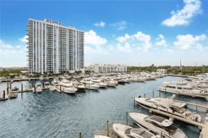 17111 Biscayne Blvd, North Miami Beach, FL 33160, Sold 04/22/22