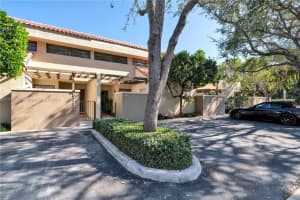 8717 SW 79th Pl, Miami, FL 33143, Sold 01/06/22