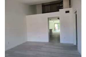 5424 W 27th Ln, Hialeah, FL 33016, Sold 01/26/22