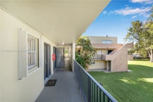 100 NW 87th Ave APT E211, Miami, FL 33172, Sold 01/14/22