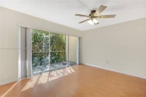 100 NW 87th Ave APT E211, Miami, FL 33172, Sold 01/14/22