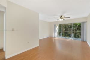 100 NW 87th Ave APT E211, Miami, FL 33172, Sold 01/14/22