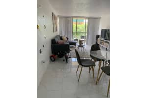 8810 Fontainebleau Blvd, Miami, FL 33172, Sold 05/29/22