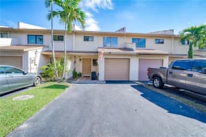 4273 NW 76th Ave, Hollywood, FL 33024, Sold 01/24/22
