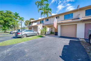 4273 NW 76th Ave, Hollywood, FL 33024, Sold 01/24/22