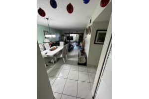 8875 Fontainebleau Blvd, Miami, FL 33172, Sold 02/04/22