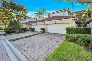 1382 Harbor View W, Hollywood, FL 33019, Sold 01/12/22