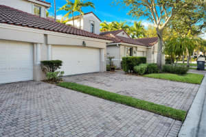 1382 Harbor View W, Hollywood, FL 33019, Sold 01/12/22