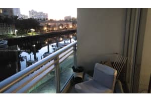 2950 NE 188th St, Miami, FL 33180, Sold 04/14/22