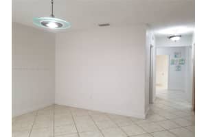 17740 NW 77th Ct, Hialeah, FL 33015, Sold 04/08/22