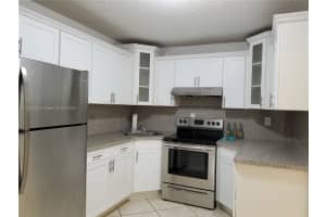 17740 NW 77th Ct, Hialeah, FL 33015, Sold 04/08/22