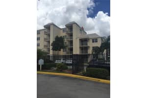 8255 Lake Dr, Doral, FL 33166, Sold 04/29/22