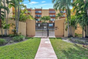 1900 W 54th St, Hialeah, FL 33012, Sold 04/01/22