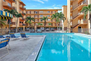 1900 W 54th St, Hialeah, FL 33012, Sold 04/01/22