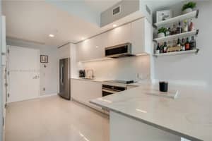 60 SW 13th St, Miami, FL 33130, Sold 02/03/22