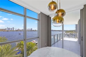 17301 Biscayne Blvd, North Miami Beach, FL 33160, Sold 04/08/22