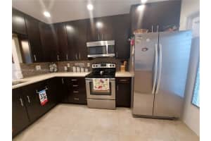700 NE 14th Ave, Hallandale Beach, FL 33009, Sold 04/30/22