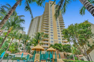 19501 W Country Club Dr, Aventura, FL 33180, Sold 03/01/22