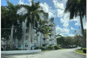 488 NW 165th St, Miami, FL 33169, Sold 04/08/22