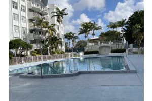 488 NW 165th St, Miami, FL 33169, Sold 04/08/22