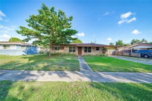 920 SW 50th Ave, Plantation, FL 33317, Sold 01/13/22