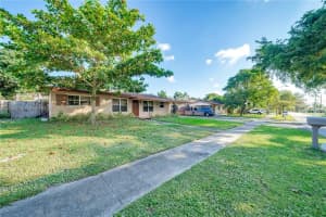 920 SW 50th Ave, Plantation, FL 33317, Sold 01/13/22