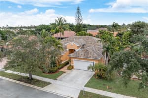 315 SW 185th Ave, Pembroke Pines, FL 33029, Sold 02/09/22