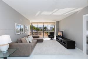 3640 Yacht Club Dr, Aventura, FL 33180, Sold 03/15/22