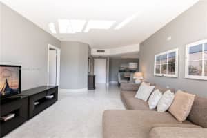 3640 Yacht Club Dr, Aventura, FL 33180, Sold 03/15/22