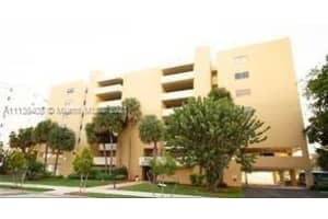 17878 N Bay Rd, Sunny Isles Beach, FL 33160, Sold 02/15/22