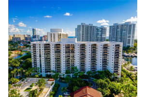 3640 Yacht Club Dr, Aventura, FL 33180, Sold 02/02/22