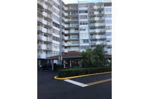 1300 NE Miami Gardens Dr #204e, Miami, FL 33179, Sold 01/28/22
