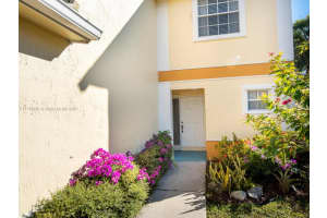 158 E Riverbend Dr, Sunrise, FL 33326, Sold 01/21/22