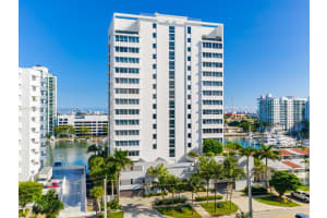 7929 West Dr APT 1401, North Bay Village, FL 33141, Sold 02/19/22