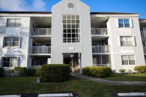 8660 SW 212th St, Cutler Bay, FL 33189, Sold 01/10/22