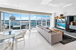 400 Alton Rd, Miami Beach, FL 33139, Sold 02/18/22