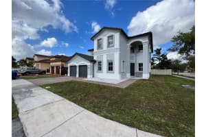 8901 NW 178th St, Hialeah, FL 33018, Sold 02/04/22