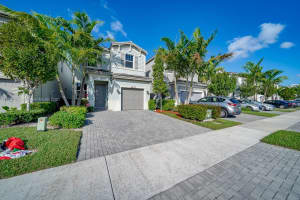 4421 NW 48th Terrace, Tamarac, FL 33319, Sold 03/28/22