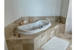 14951 Royal Oaks Ln, North Miami, FL 33181, Sold 05/19/22