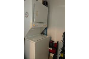 14951 Royal Oaks Ln, North Miami, FL 33181, Sold 05/19/22
