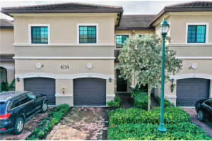 4234 N Dixie Hwy, Oakland Park, FL 33334, Sold 03/07/22