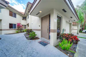 9271 NW 9th Ct, Plantation, FL 33324, Sold 02/28/22