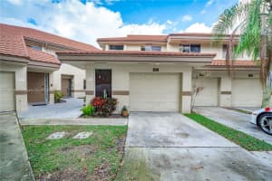 9271 NW 9th Ct, Plantation, FL 33324, Sold 02/28/22