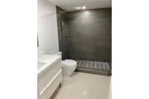 471 Ives Dairy Rd, Miami, FL 33179, Sold 01/21/22